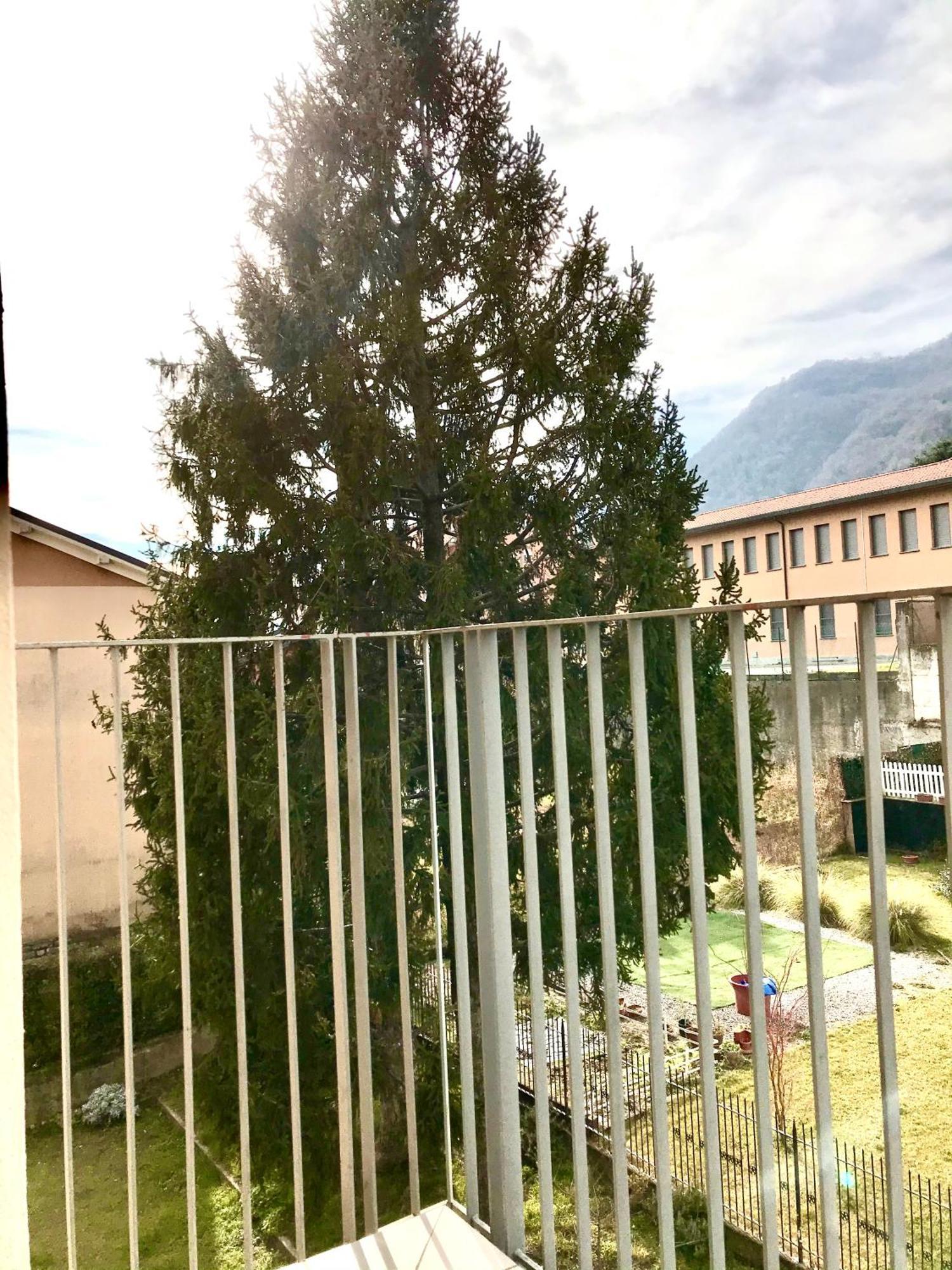 Iuli Lake Home Tra Lago E Montagna Olginate Buitenkant foto